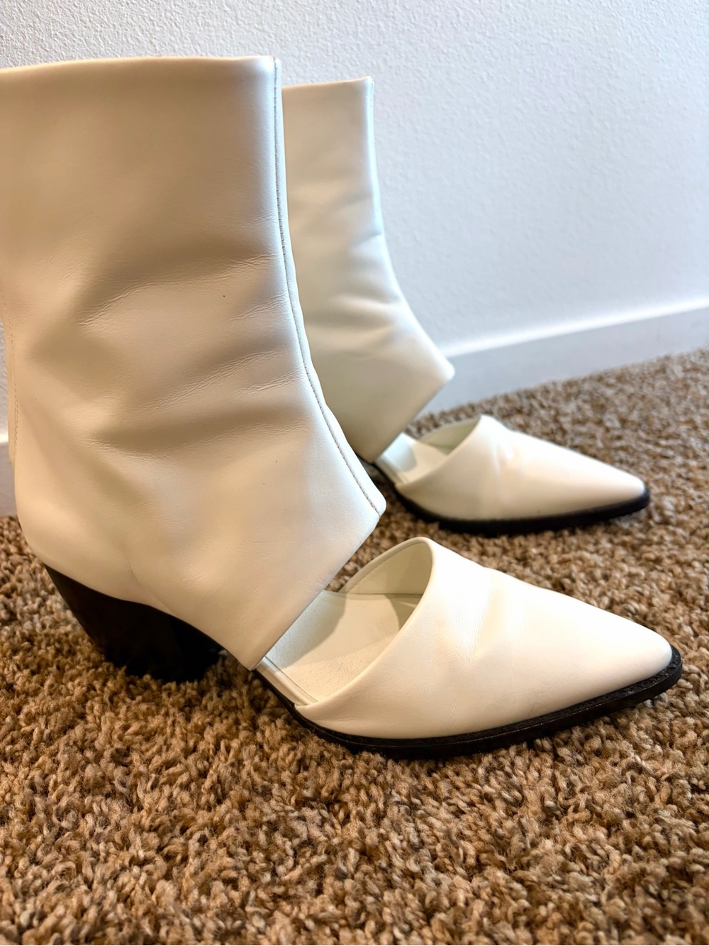 Matisse 100% Leather Women's White Pointed-Toe Cutout Ankle Boots